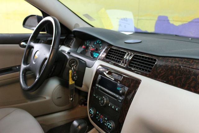 Used 2013 Chevrolet Impala LTZ FWD image 10