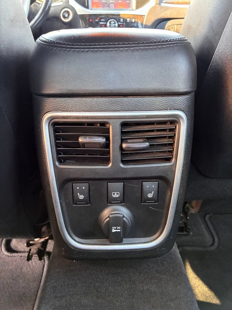 Used 2014 Chrysler 300 C w/ Beats Audio Group RWD image 16