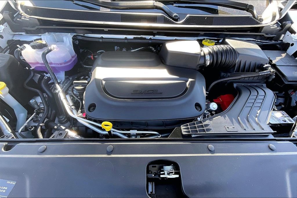 New 2026 Chrysler Pacifica Select FWD image 11