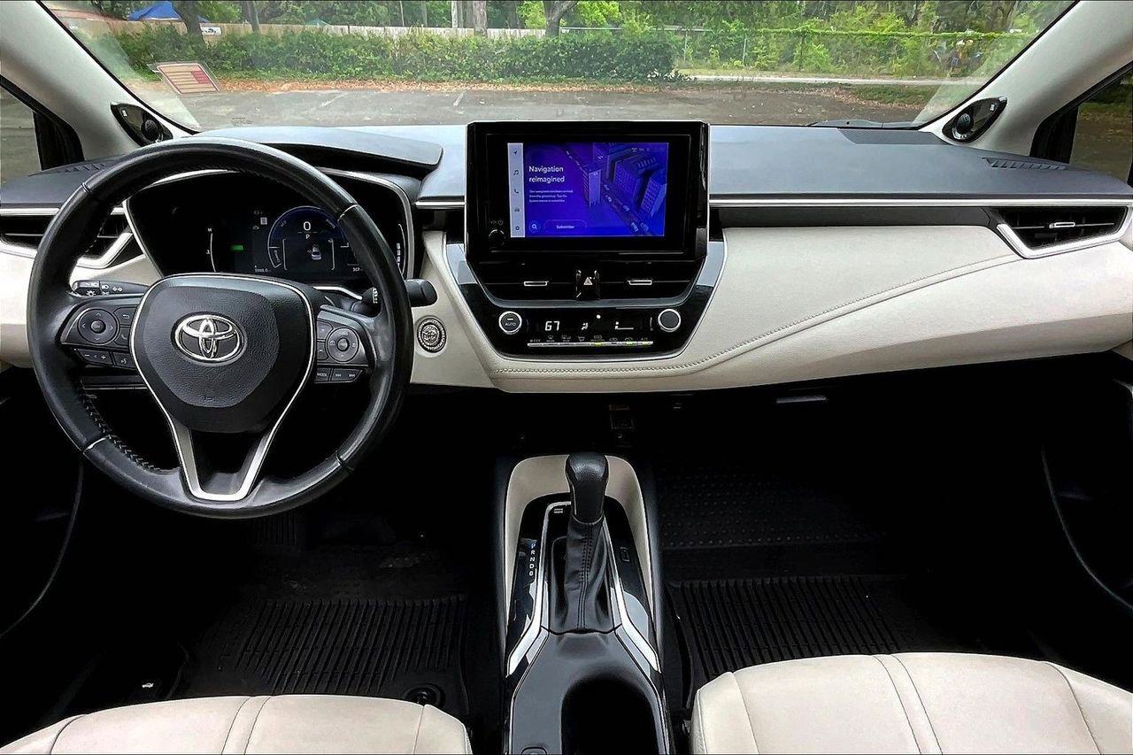 Used 2024 Toyota Corolla XLE FWD image 7