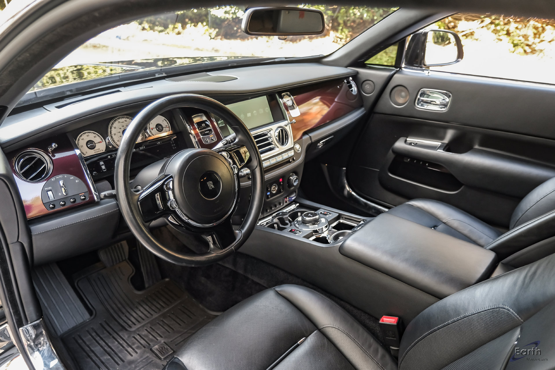 Used 2016 Rolls-Royce Wraith RWD image 3