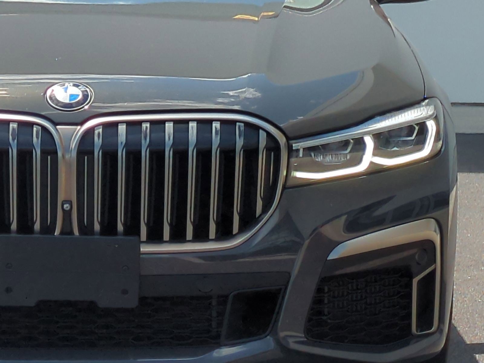 Used 2022 BMW M760i xDrive AWD/4WD image 6