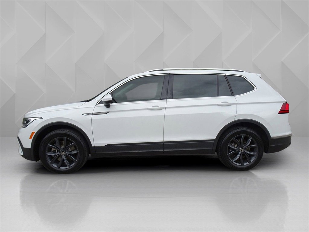 Used 2022 Volkswagen Tiguan SE image 2