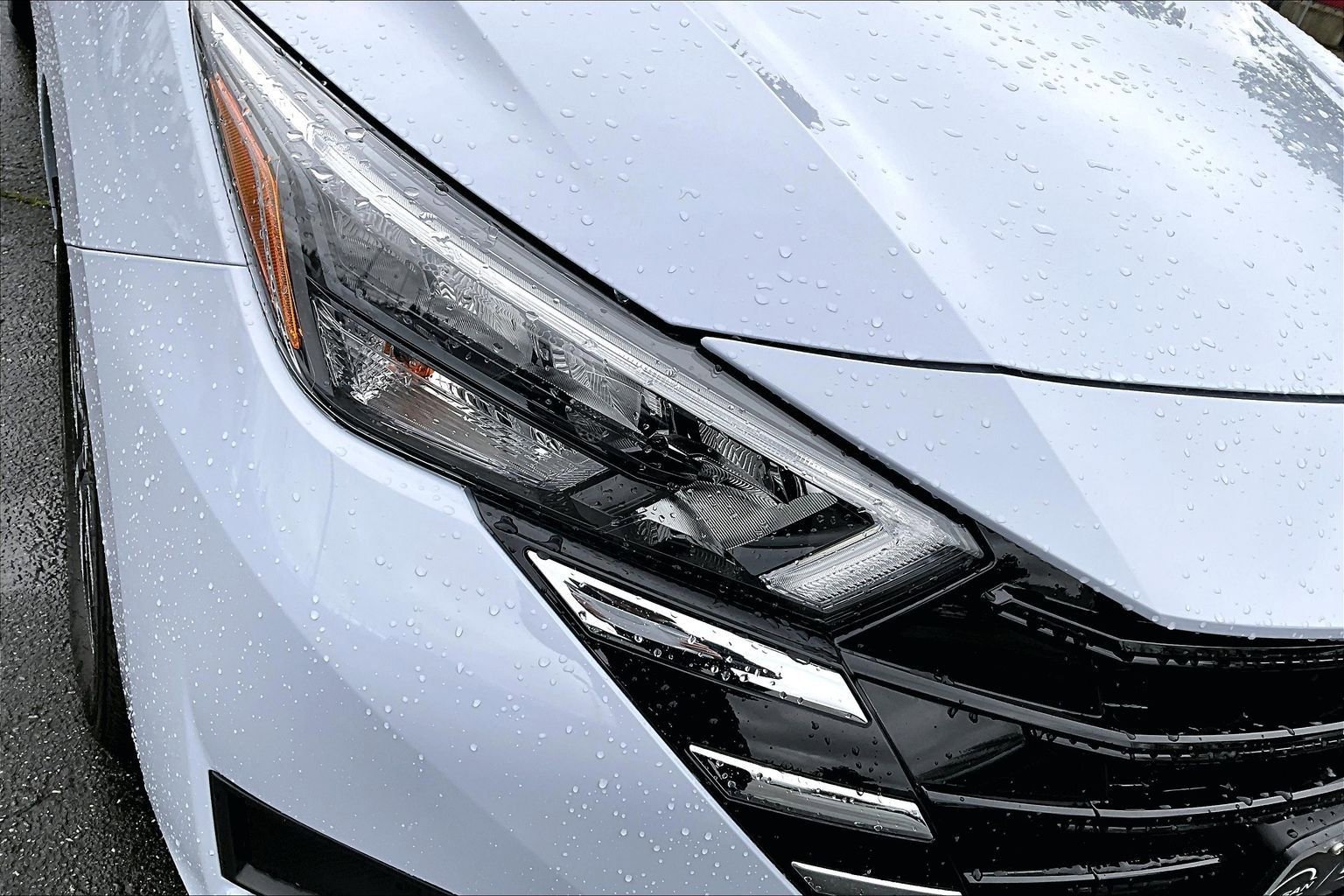 Used 2025 Nissan Versa SV w/ Trunk Package image 18