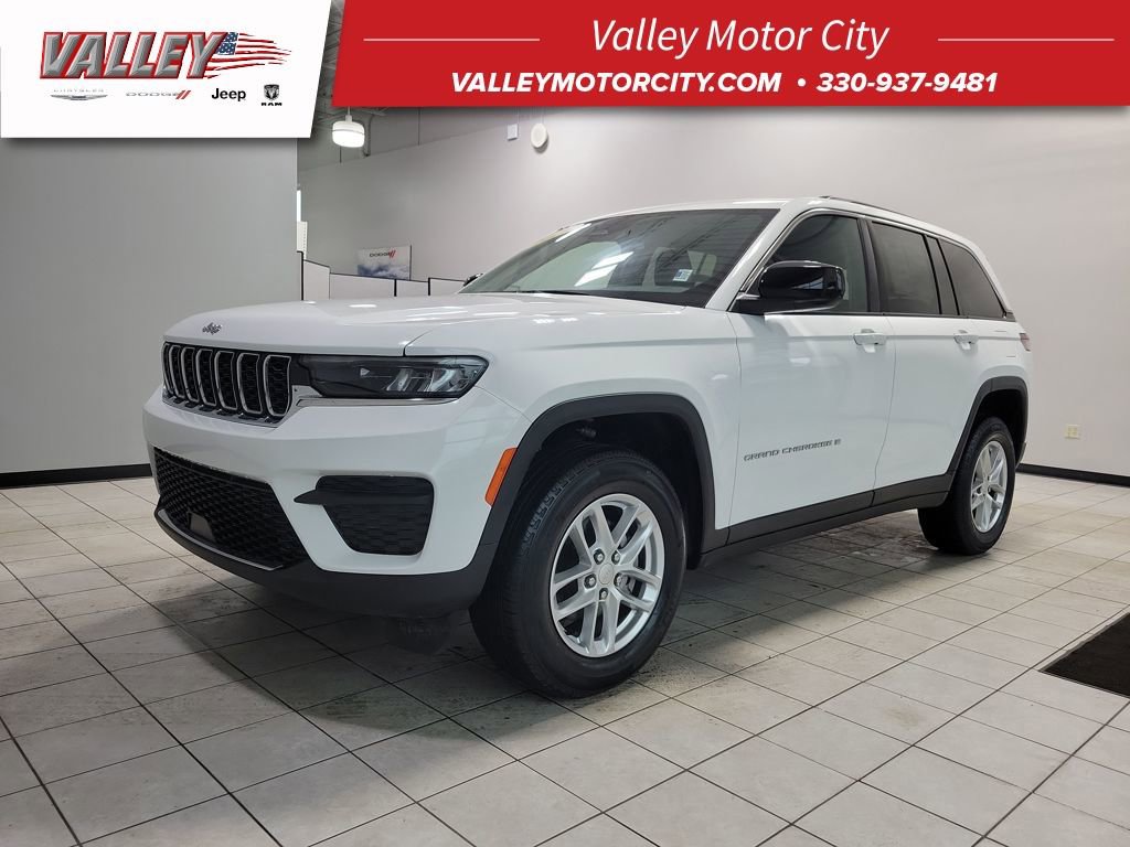 Used 2024 Jeep Grand Cherokee Laredo X image 1