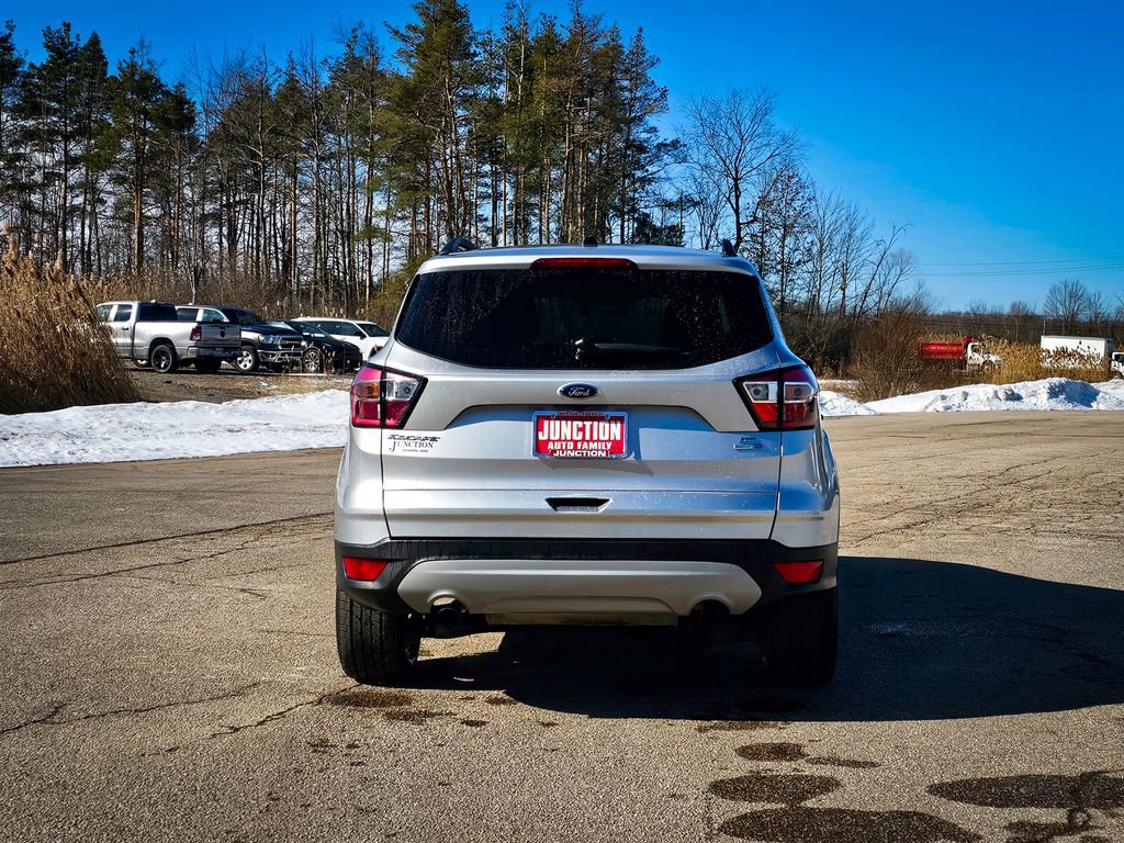 Used 2018 Ford Escape SE image 4