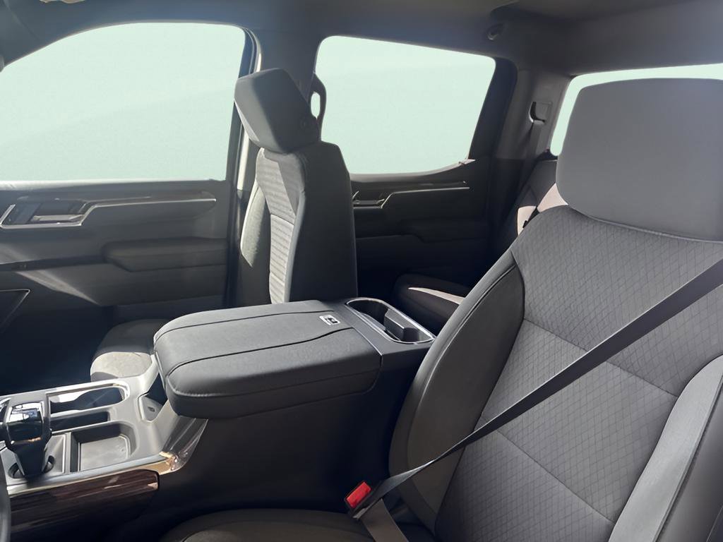 New 2026 GMC Sierra 1500 Elevation image 8