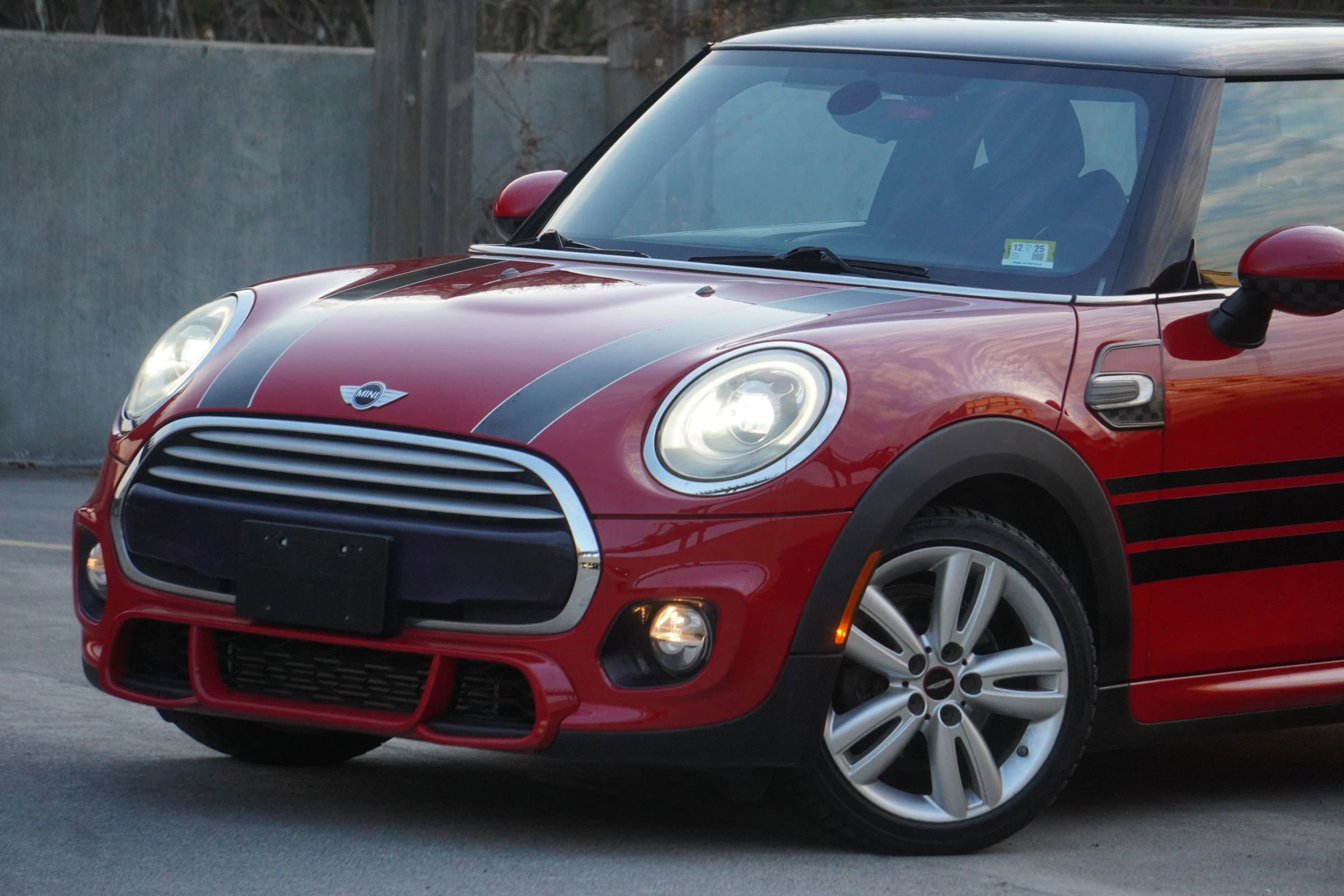 Used 2015 MINI Cooper 2-Door Hardtop image 23