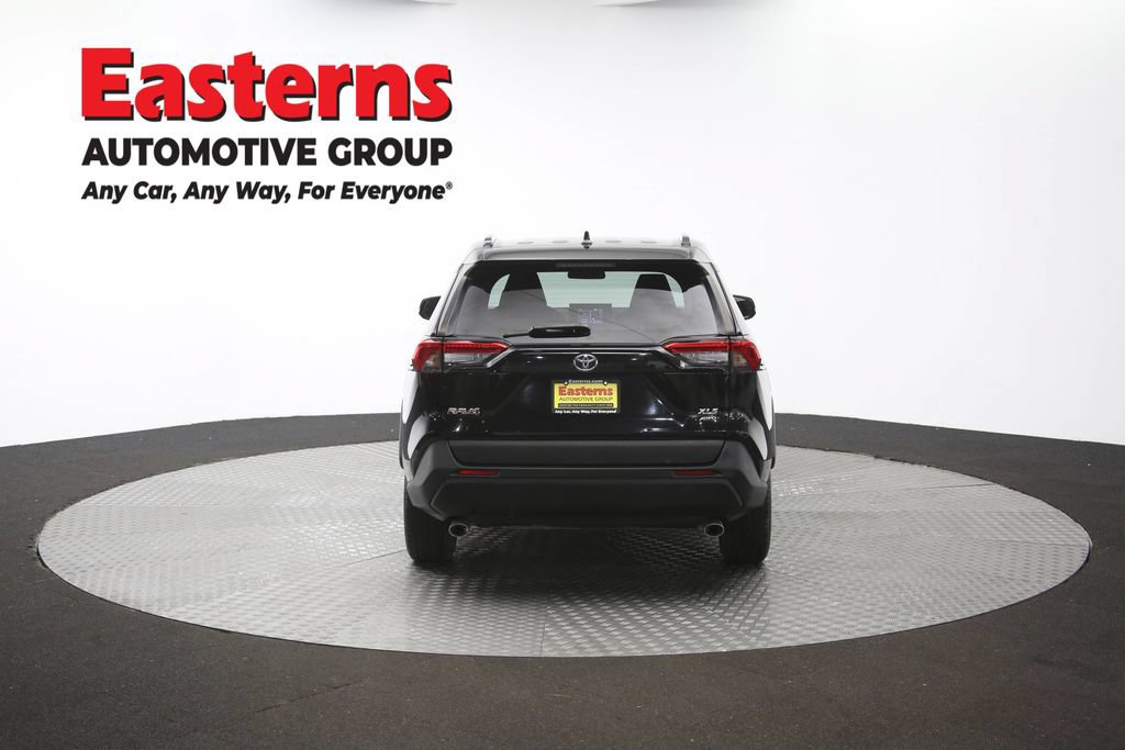 Used 2021 Toyota RAV4 XLE AWD/4WD image 35