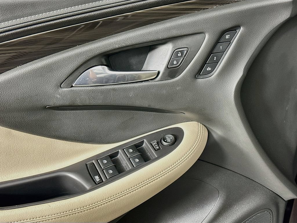 Used 2020 Buick Envision Premium w/ Driver Confidence Package AWD/4WD image 24