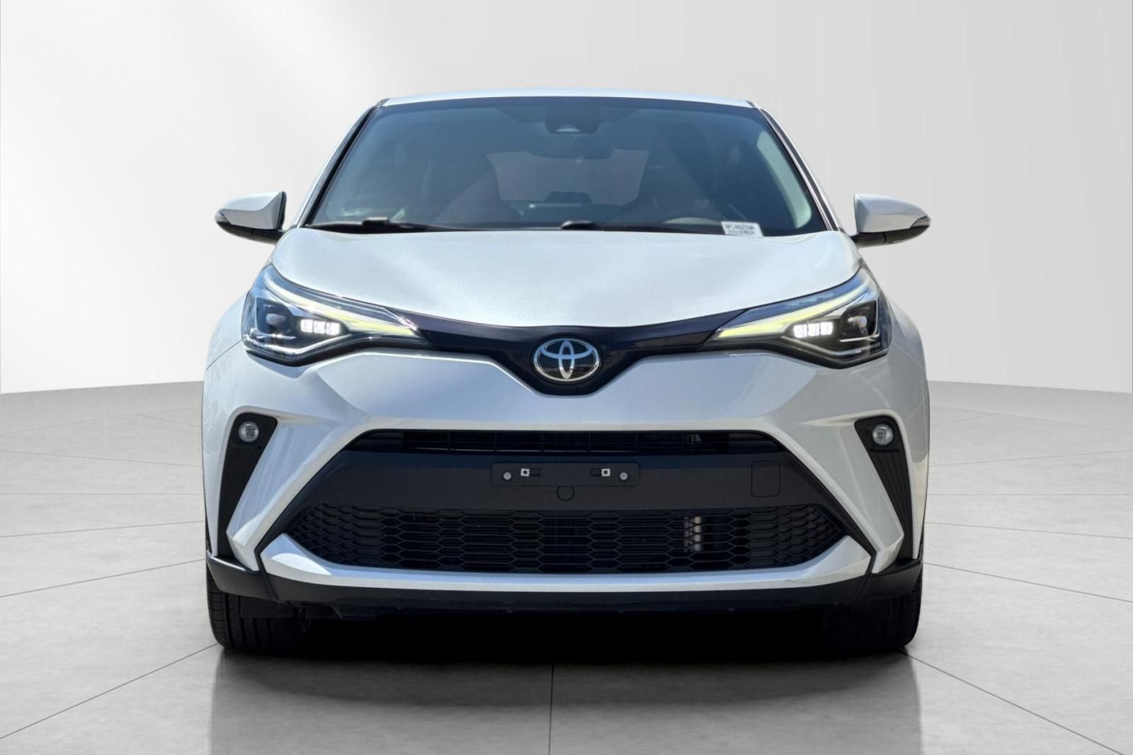 Used 2022 Toyota C-HR Limited FWD image 8