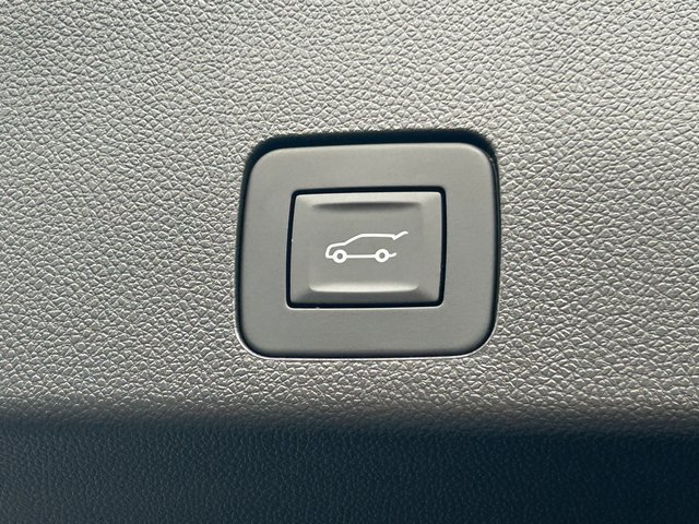 Used 2025 Buick Encore GX Sport Touring w/ Advanced Technology Package AWD/4WD image 33