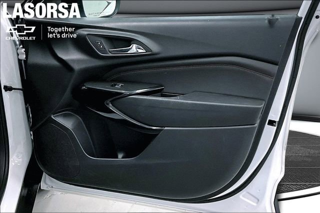 Certified 2025 Chevrolet Trax RS w/ Sunroof Package FWD image 24