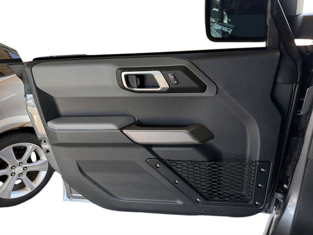 Used 2022 Ford Bronco Black Diamond AWD/4WD image 17