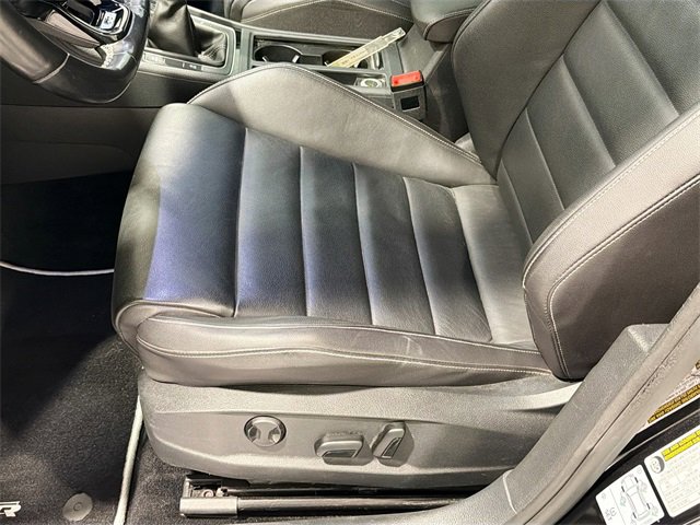 Used 2017 Volkswagen Golf 4-Door image 18