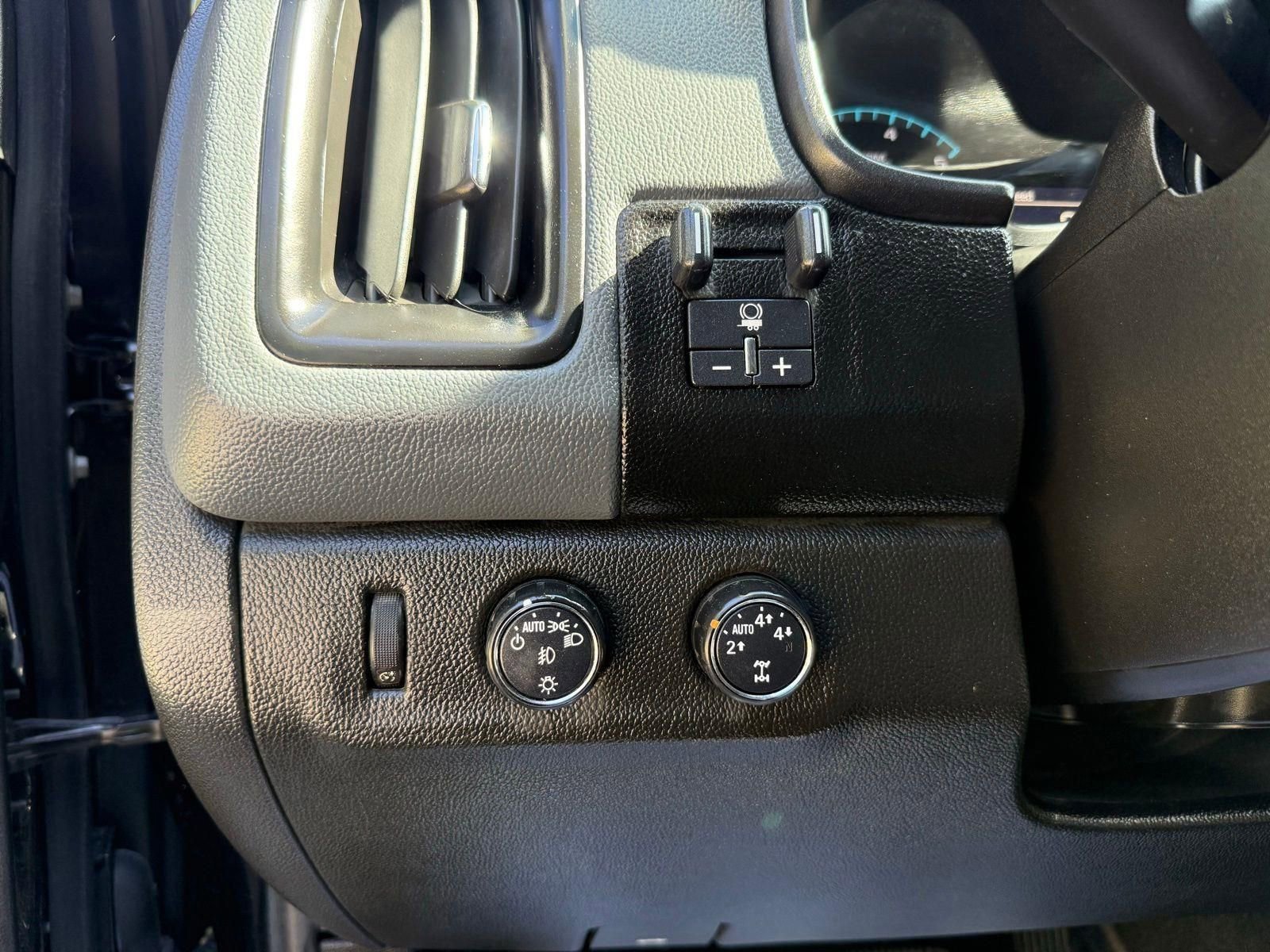 Used 2016 Chevrolet Colorado Z71 AWD/4WD image 38