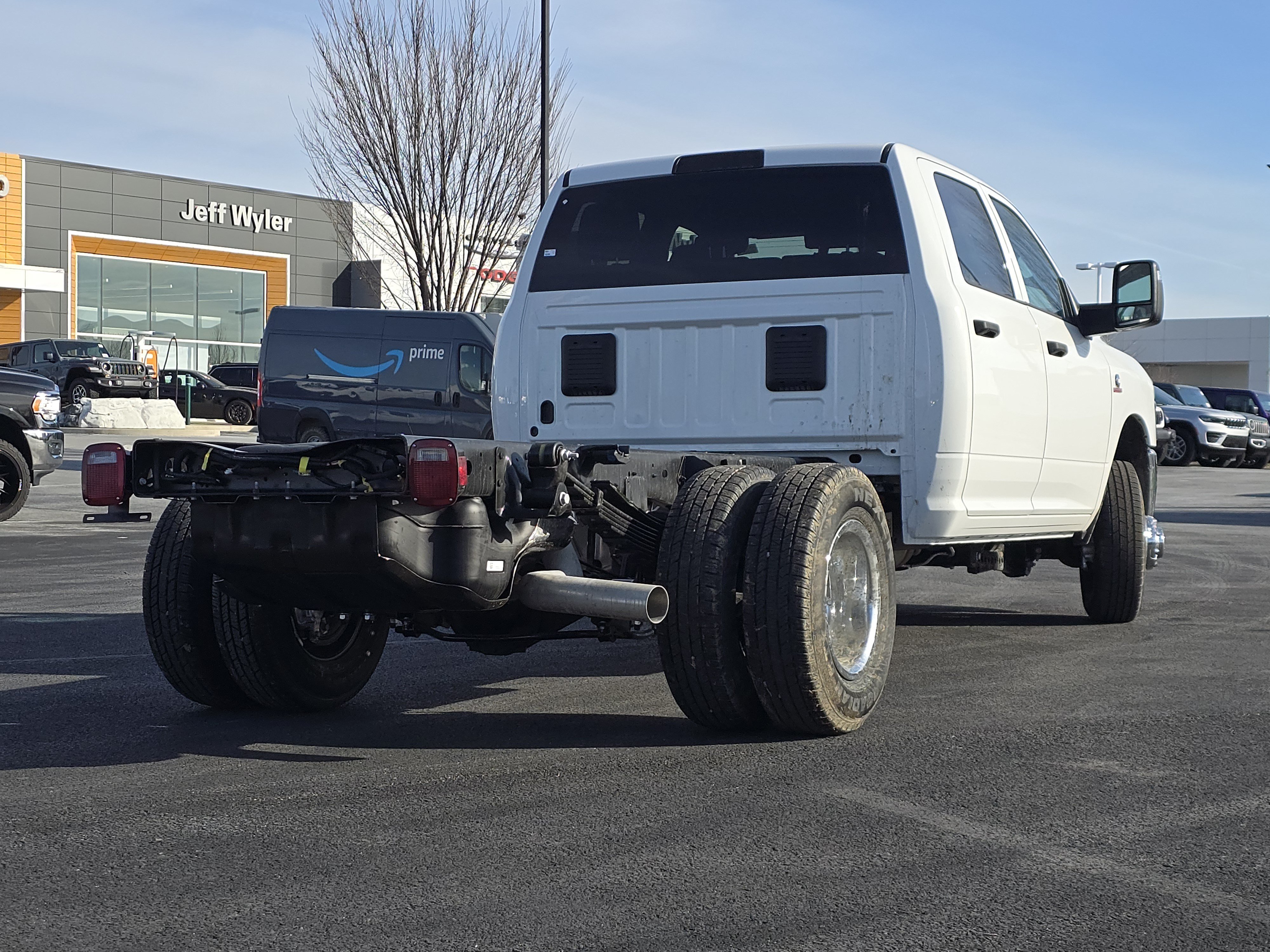New 2026 RAM 3500 Tradesman w/ Chrome Appearance Group A AWD/4WD image 17
