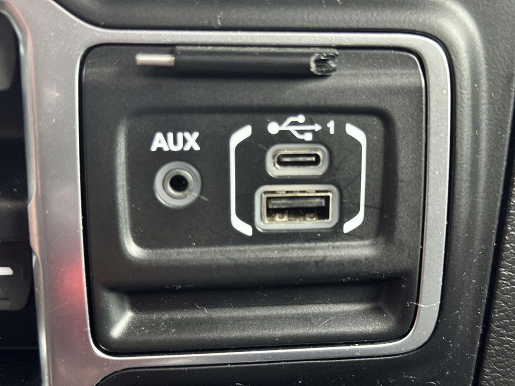 Certified 2021 Jeep Gladiator Overland AWD/4WD image 43