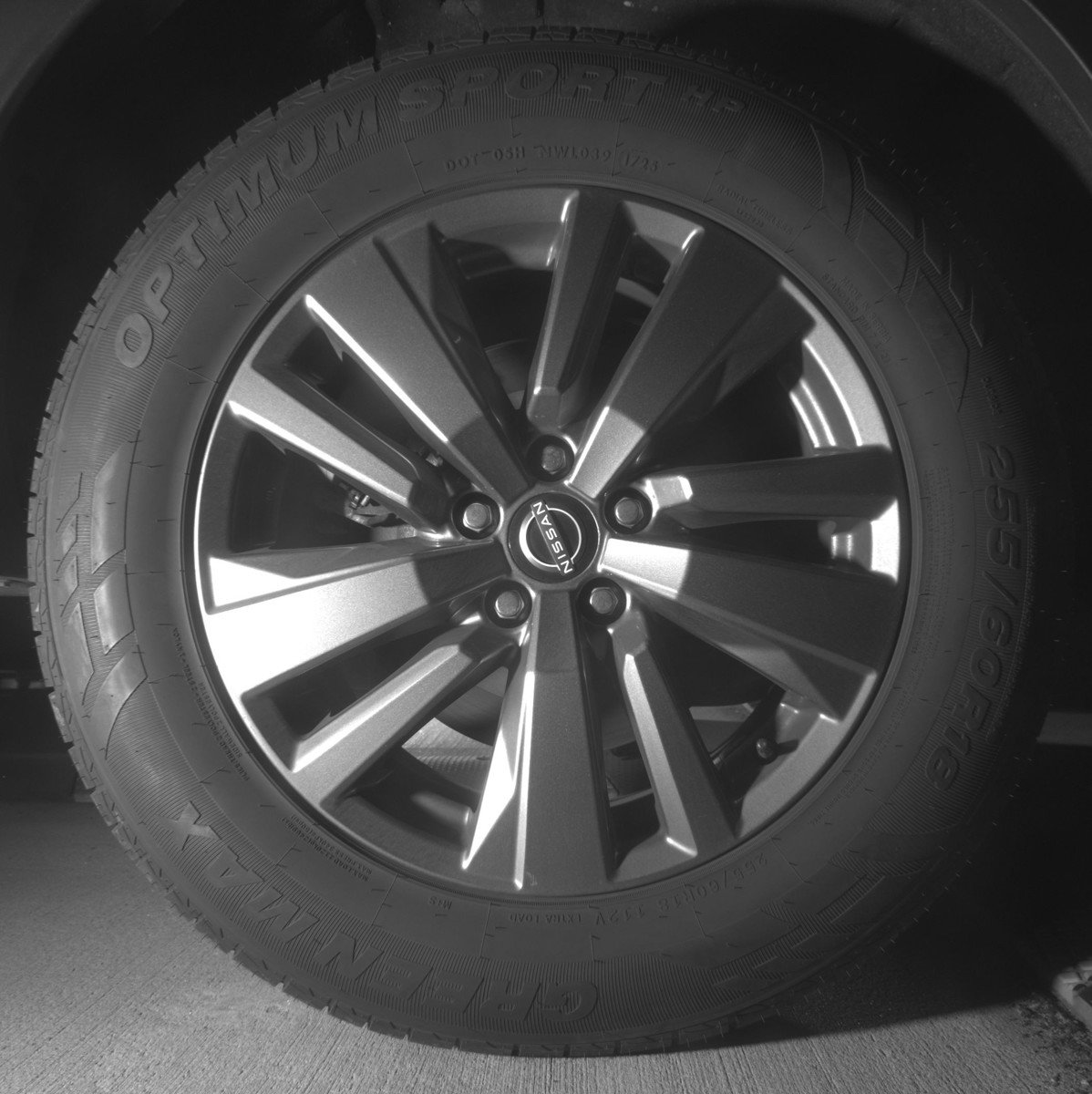 Used 2025 Nissan Pathfinder SV FWD image 15