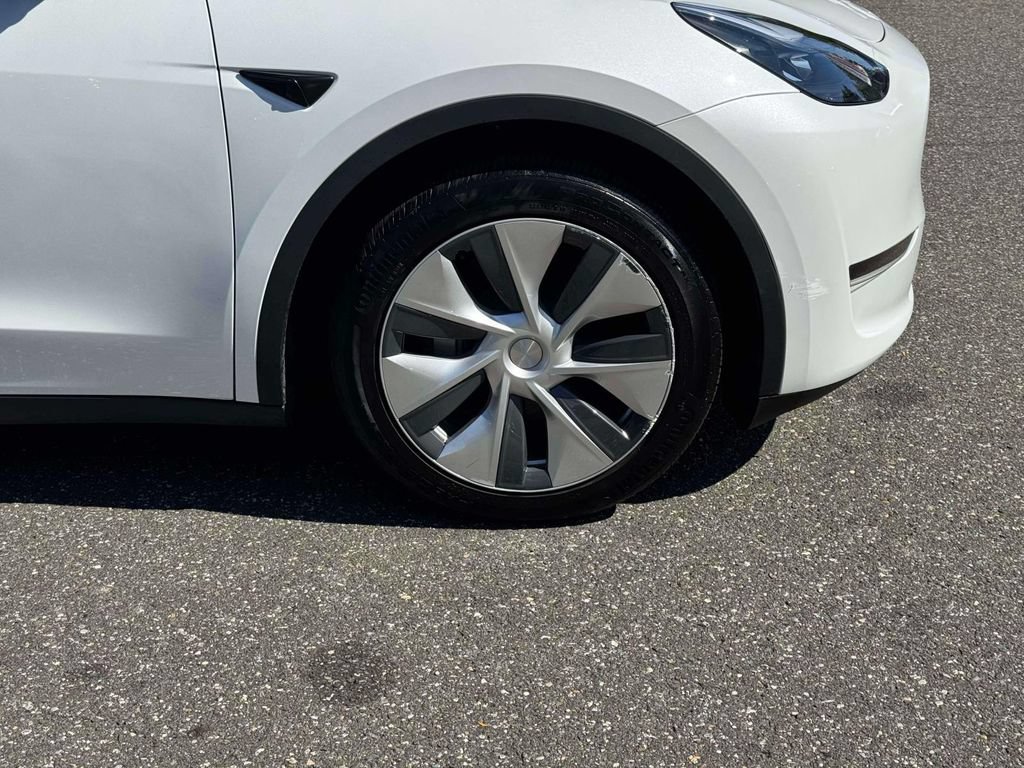 Used 2023 Tesla Model Y Long Range AWD/4WD image 9