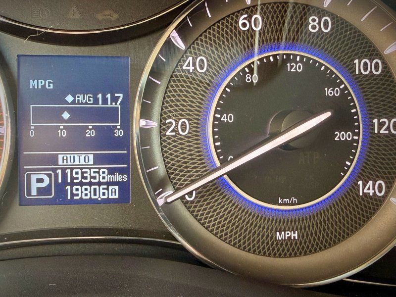 Used 2016 INFINITI QX80 4WD w/ Deluxe Technology Package image 18