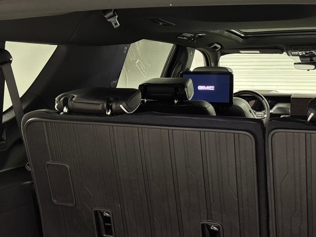 New 2026 GMC Yukon XL AT4 Ultimate w/ LPO, Floor Liner Package image 17