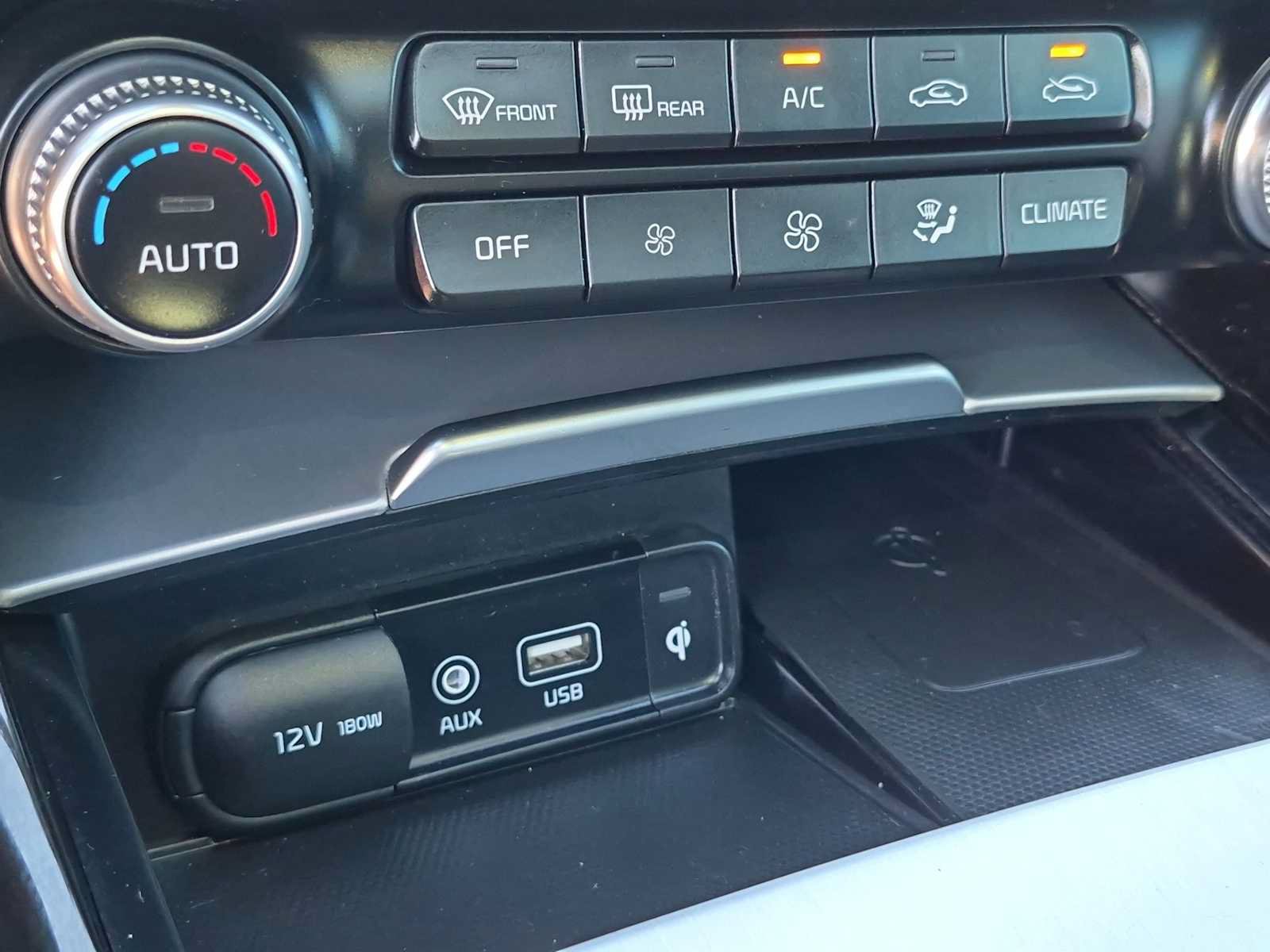 Used 2019 Kia Stinger GT2 AWD/4WD image 39