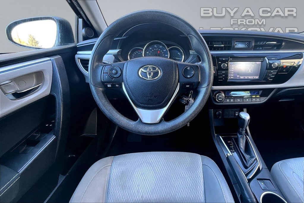 Used 2016 Toyota Corolla LE FWD image 5