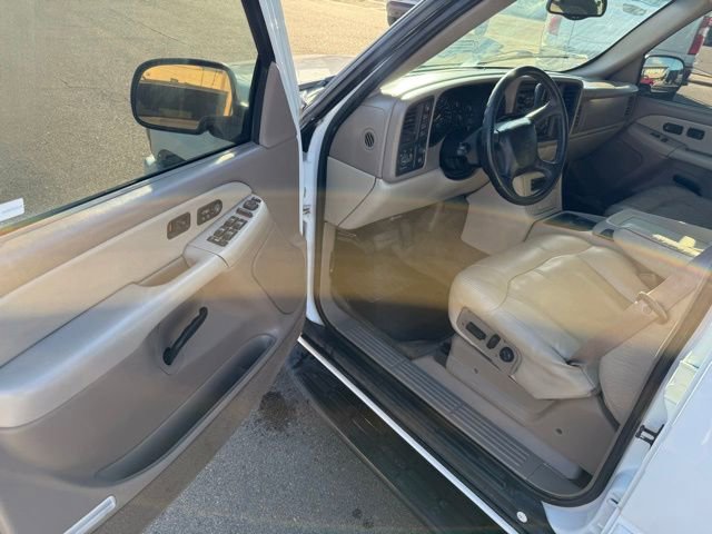 Used 2001 Chevrolet Tahoe LT w/ LT Preferred Equipment Group AWD/4WD image 7
