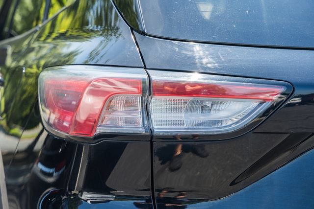 Used 2020 Ford Escape SE FWD image 35
