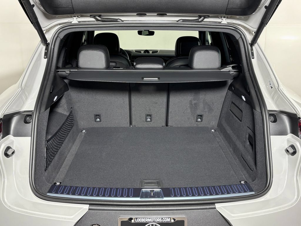 Certified 2026 Porsche Cayenne AWD/4WD image 13