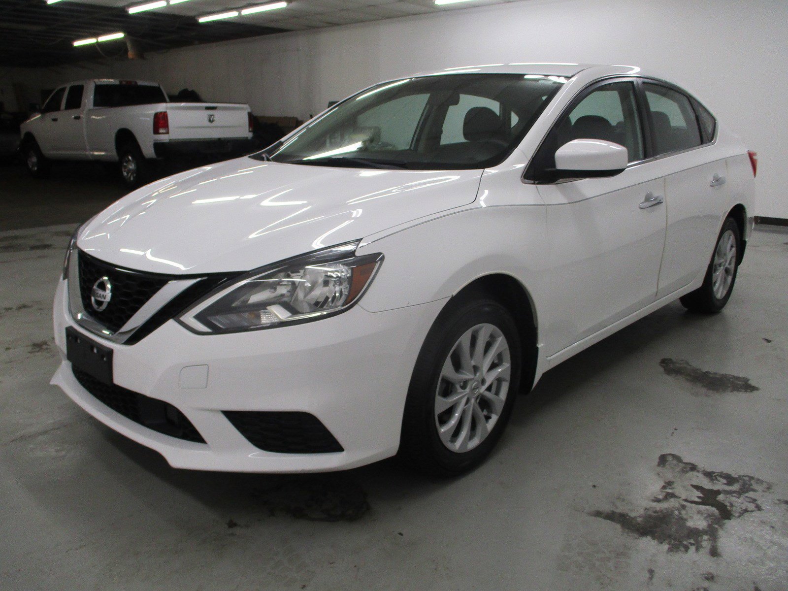 Used 2019 Nissan Sentra SV image 3