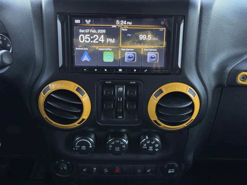 Used 2015 Jeep Wrangler Unlimited Rubicon image 29