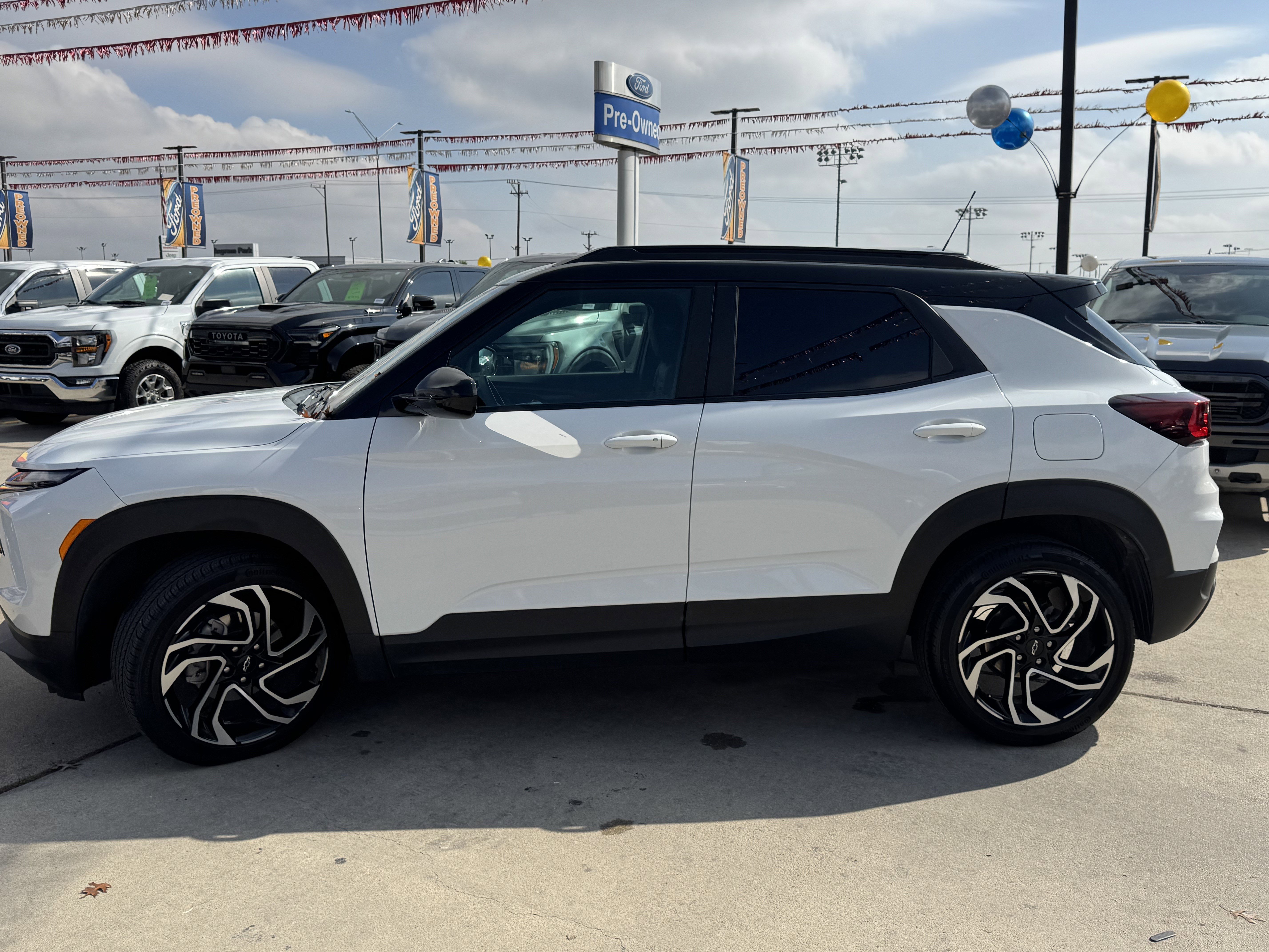 Used 2024 Chevrolet TrailBlazer RS w/ Driver Confidence Package image 11