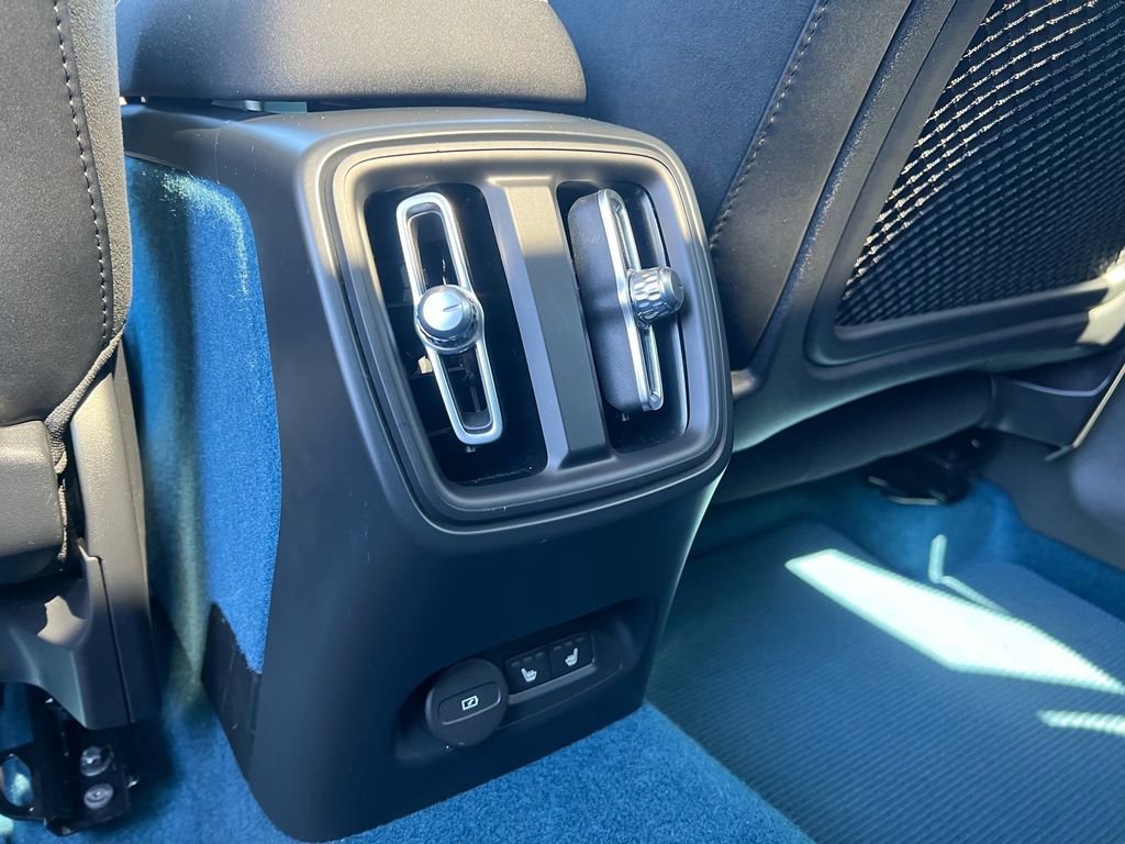 Certified 2023 Volvo C40 P8 Recharge Ultimate AWD/4WD image 24