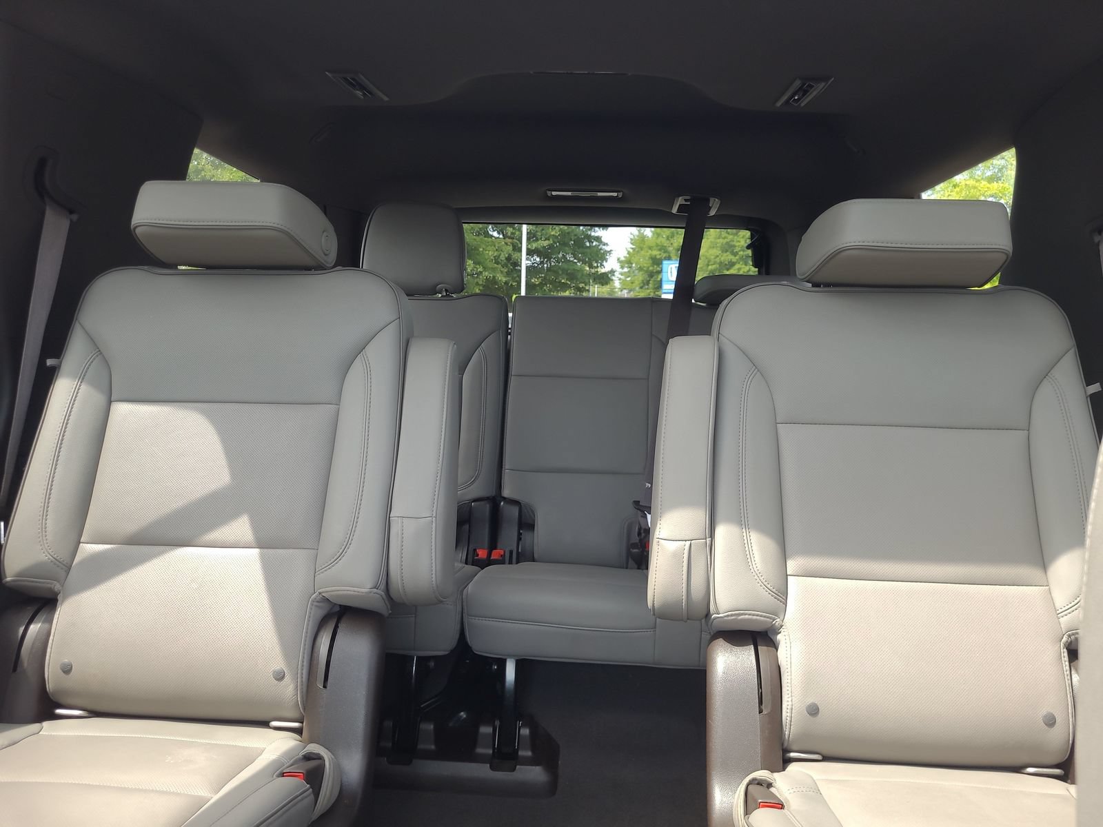 Used 2022 GMC Yukon SLT AWD/4WD image 36