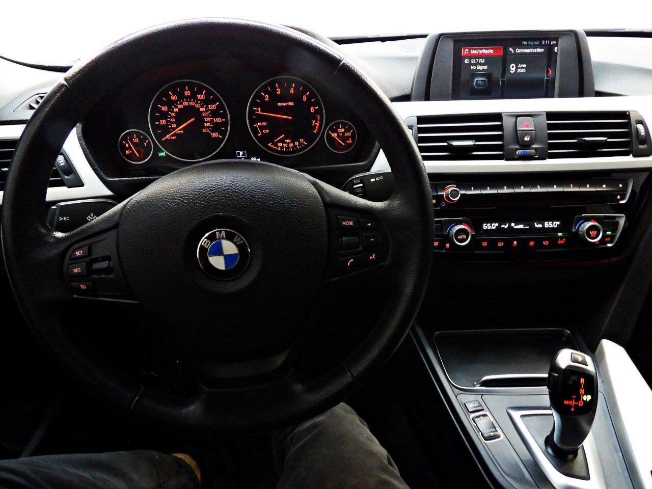 Used 2018 BMW 320i Sedan RWD image 17