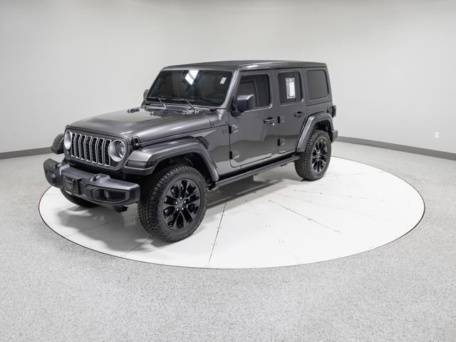 Used 2025 Jeep Wrangler Sahara image 36