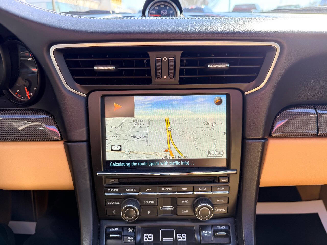 Used 2015 Porsche 911 Turbo S image 25