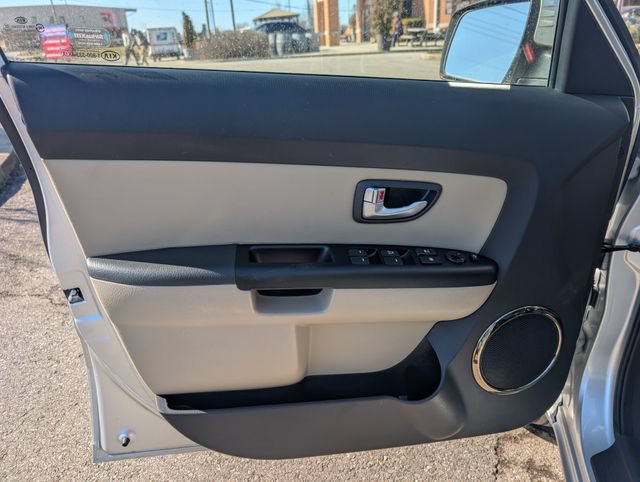 Used 2013 Kia Soul ! w/ Premium Pkg FWD image 9