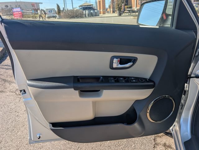 Used 2013 Kia Soul ! w/ Premium Pkg FWD image 9