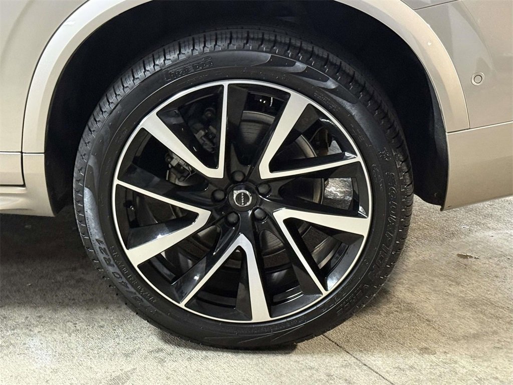 Used 2024 Volvo XC90 B6 Plus w/ Protection Package Premier image 13
