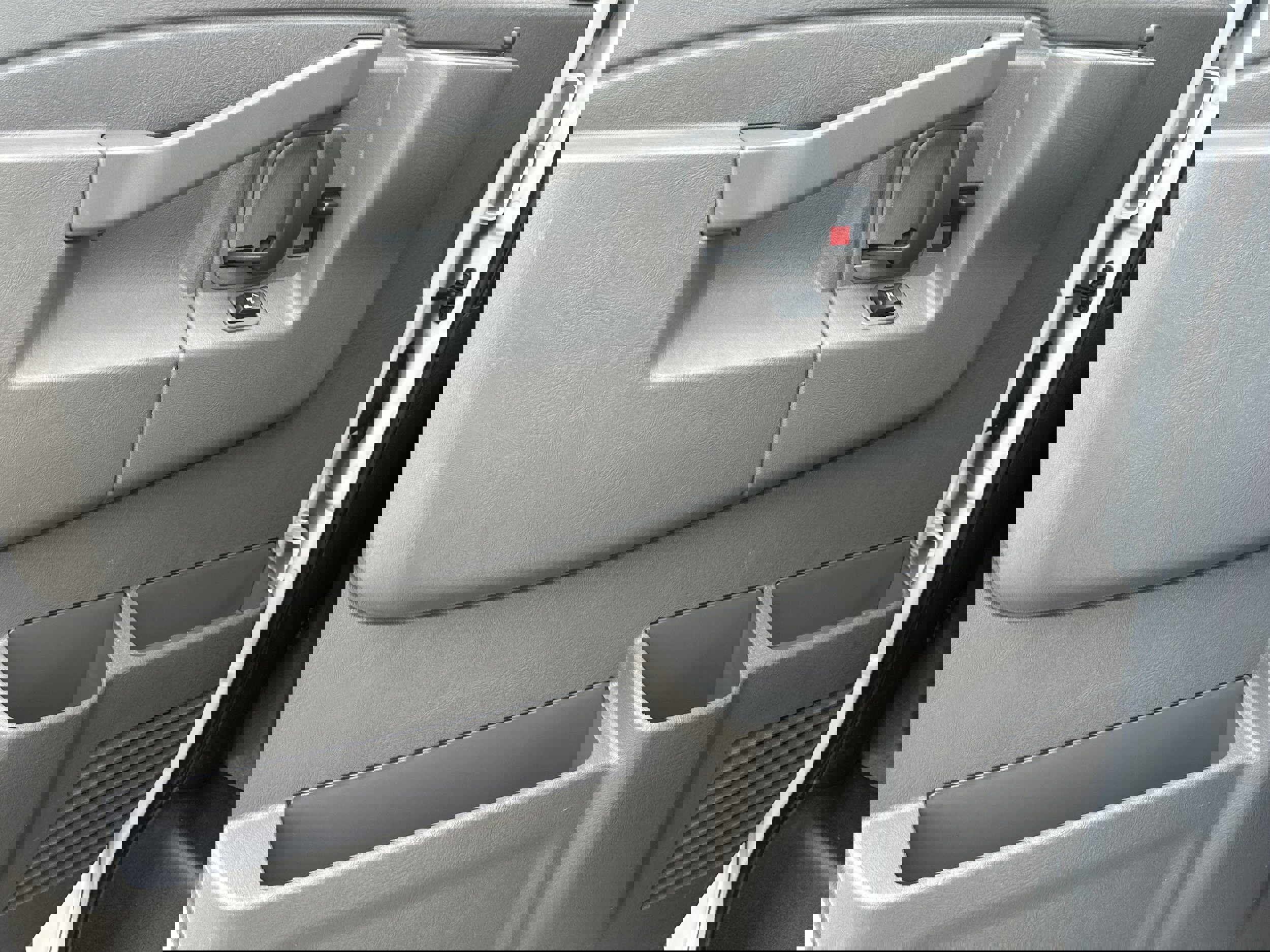 Used 2024 Chevrolet Express 2500 w/ Driver Convenience Package image 10