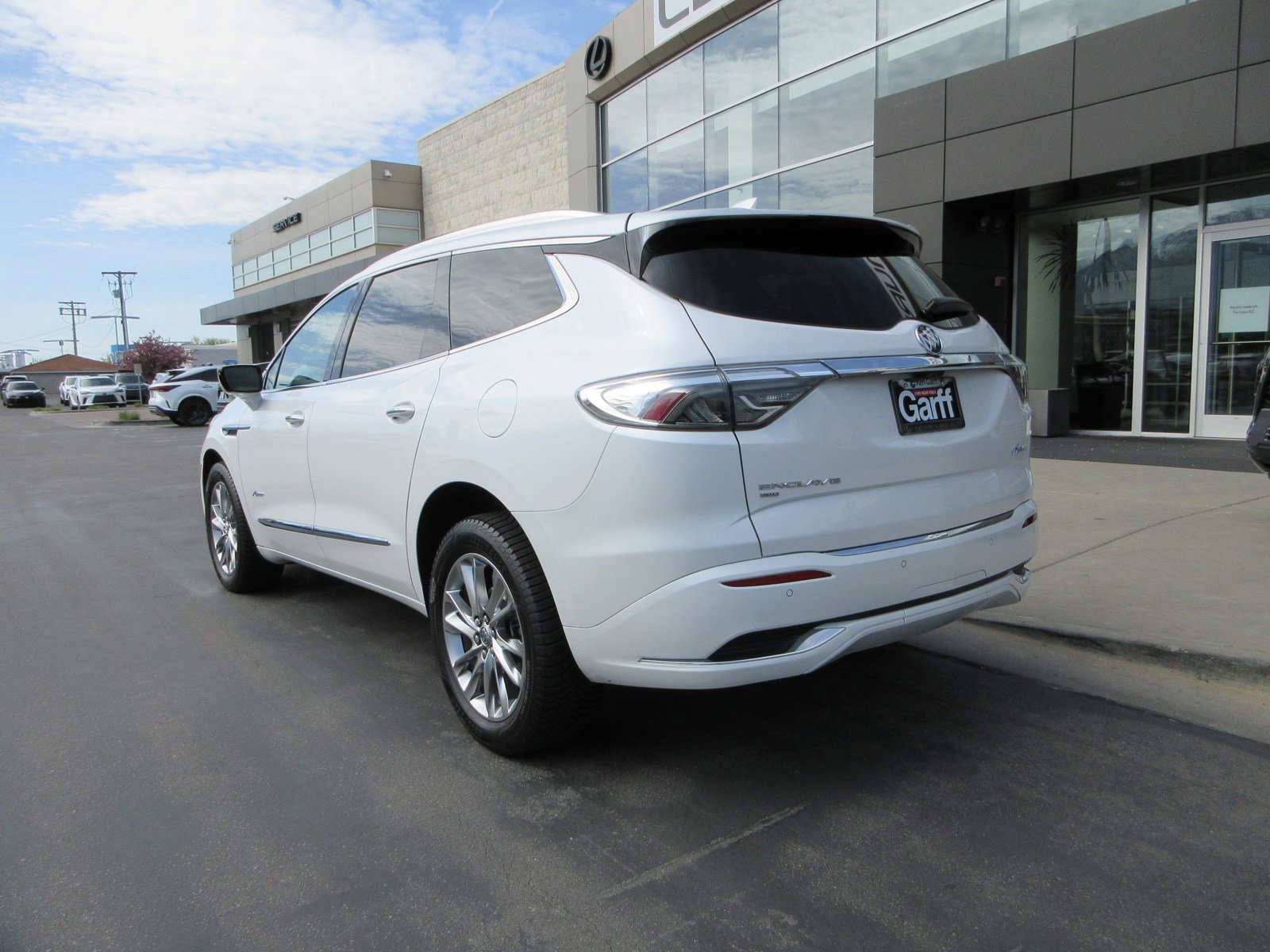 Used 2023 Buick Enclave Avenir w/ Trailering Package, 5000 lbs. image 7