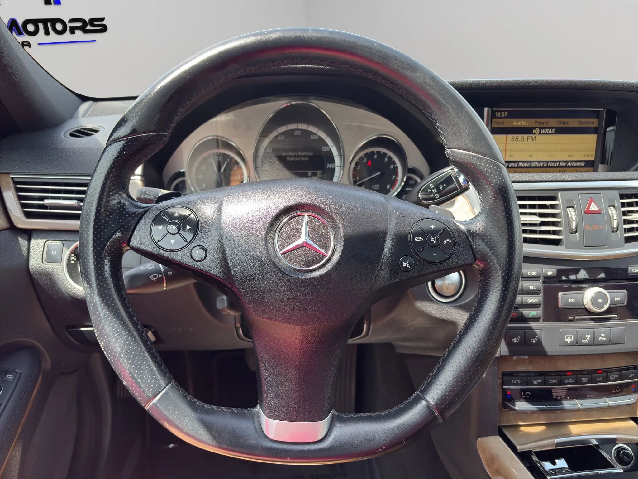 Used 2011 Mercedes-Benz E 550 Sedan image 9