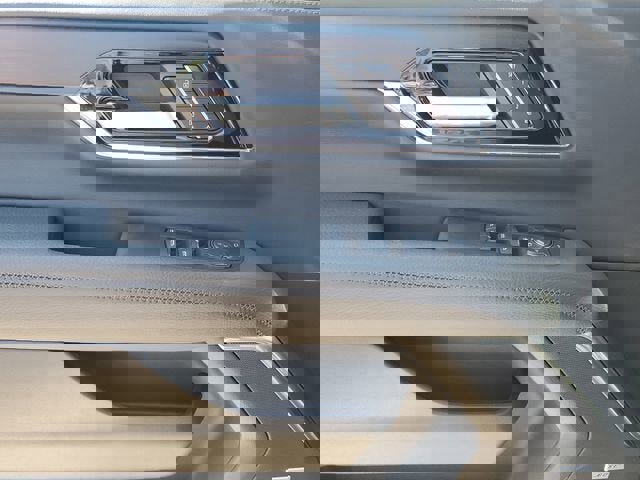 New 2026 GMC Yukon Denali w/ Denali Reserve Package image 17