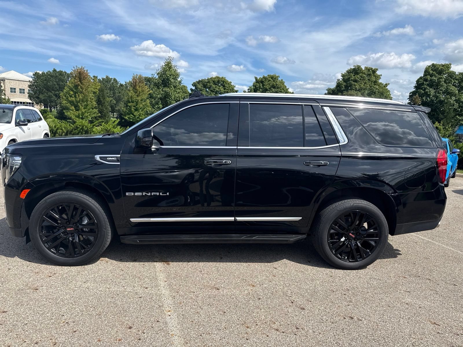 Used 2021 GMC Yukon Denali w/ LPO, Illumination Package AWD/4WD image 8