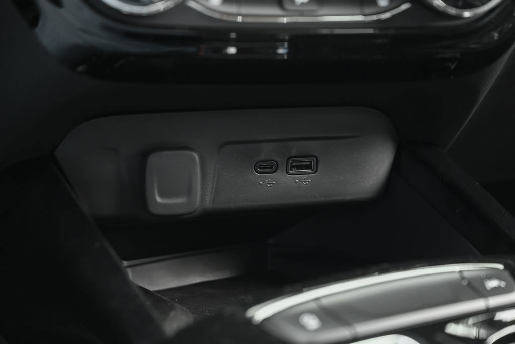 New 2026 Chevrolet Trax RS w/ Sunroof Package FWD image 27