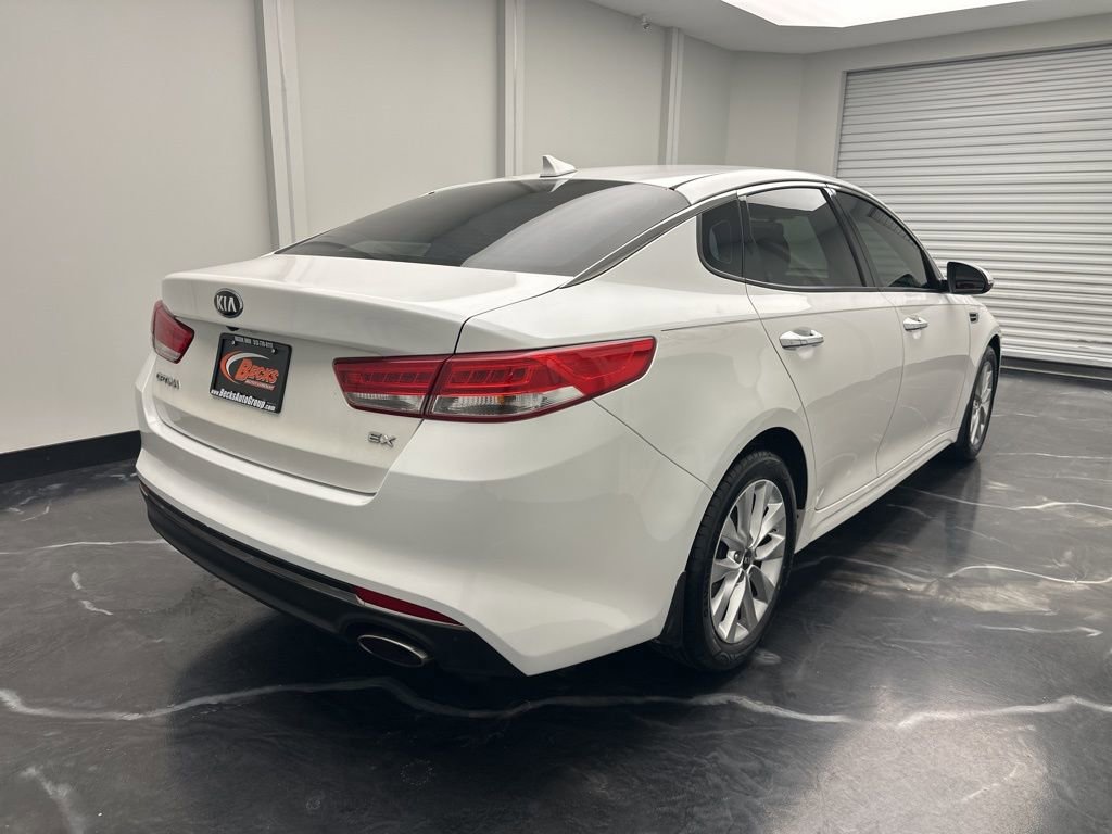 Used 2017 Kia Optima EX image 3