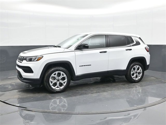 Used 2025 Jeep Compass Sport w/ Mopar Graphics Package image 9
